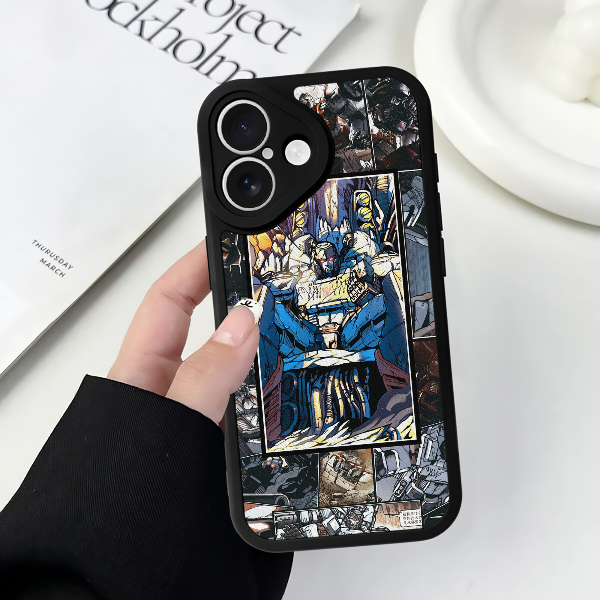 （画像用） Transformers トランスフォーマー 【iPhone 16シリーズ対応】シリコンスマホケース（レザー調） 材質：シリコン